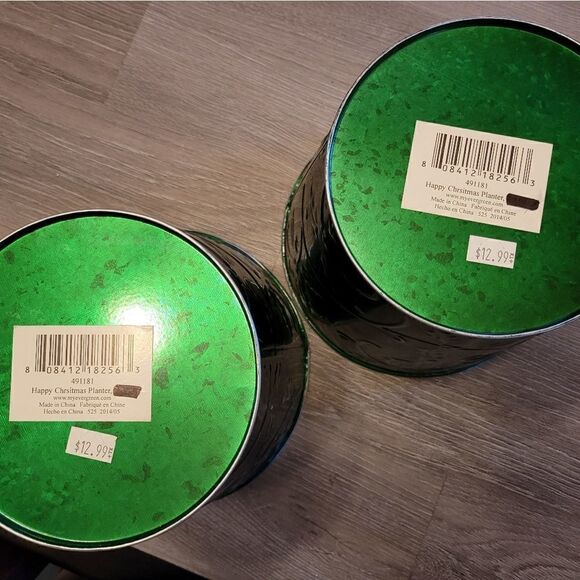 New Set of 2 Distressed Metallic Green and Silver Planters Christmas Holiday - Picture 6 of 6